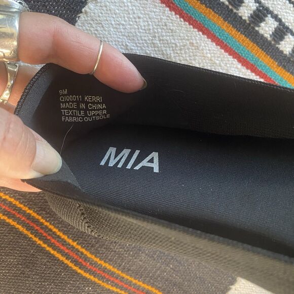 NWOT Mia Kerri Pointed Toe Flats. Witchy Shoes. Slip On’s. Black Fly. Size 9. - Picture 4 of 9